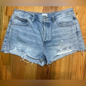 Z SUPPLY Distressed Denim‎ Cut-Off Shorts Size 31”